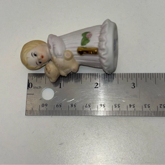 Enesco 1981 bisque porcelain “Growing Up Birthday Girls” age 1 figurine - Picture 5 of 5